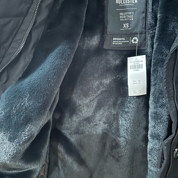 Hollister winter jacket - Picture 7 of 8